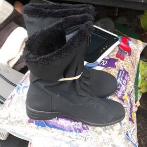 Totes boots